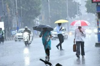 బంగాళాఖాతంలో కొనసాగుతున్న అల్పపీడనం - ఇవాళ ఏపీలోని ఏపీలోని పలు భారీ భారీ వర్షాలు ..!