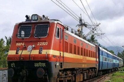 రైల్వే ఉద్యోగాలు: 10, 12 పాసైన వారికి రైల్వేలో- ఉద్యోగాలు- పరీక్ష! నెలకు నెలకు. 30 వేల వరకు జీతం జీతం ..