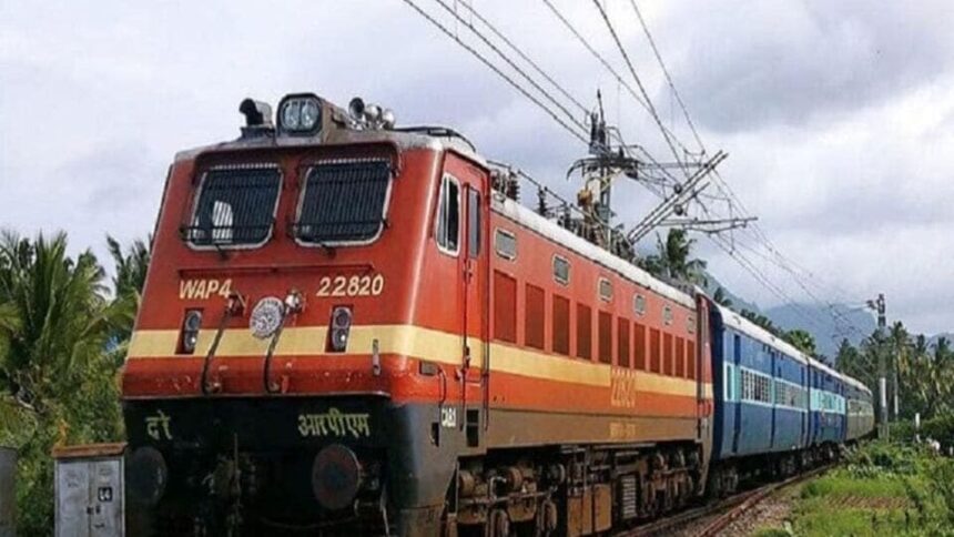 రైల్వే ఉద్యోగాలు: 10, 12 పాసైన వారికి రైల్వేలో- ఉద్యోగాలు- పరీక్ష! నెలకు నెలకు. 30 వేల వరకు జీతం జీతం ..