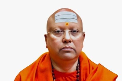 విద్యార్థినులపై స్వామి చైతన్యానంద లైంగిక దాడి దాడి దాడి దాడి దాడి ఆ కాలేజీలో అసలేం అసలేం జరిగింది?-Delhi ిల్లీ కాలేజీలో స్వామి చైతన్యనంద లైంగిక దోపిడీ కుంభకోణం,