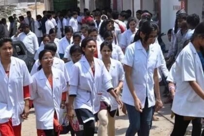 వైద్య విద్యకు కేంద్రం కేంద్రం ప్రోత్సాహం .. 5,000 పీజీ సీట్లు సీట్లు, 5,023 ఎంబీబీఎస్ సీట్ల పెంపు పెంపు- క్యాబినెట్ మరిన్ని వైద్య సీట్లను జోడించడానికి పథకాన్ని ఆమోదిస్తుంది,