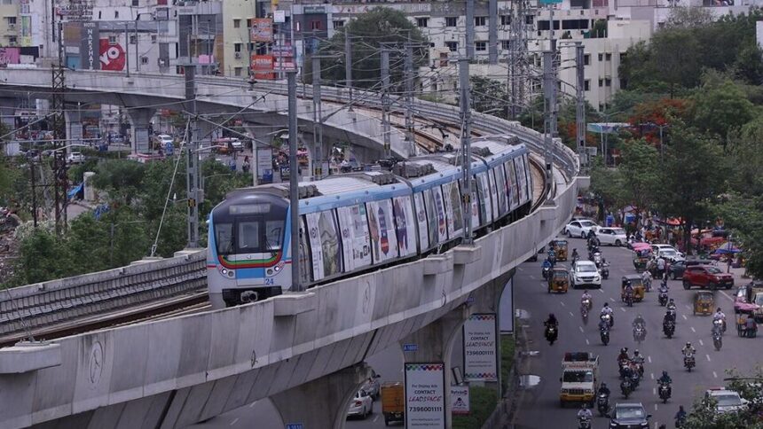 హైదరాబాద్ ఓల్డ్ సిటీ సిటీ మెట్రోపై కీలక అప్డేట్ .. 550 కి పైగా కూల్చివేతలు కూల్చివేతలు, రూ .433 కోట్లు పరిహారం!