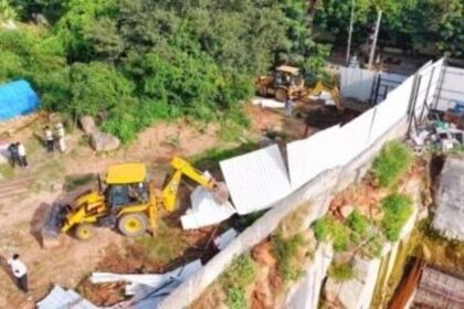 750 .750 కోట్ల విలువ విలువ చేసే భూమి కబ్జా ...! ఆక్రమణలను తొలగించి స్వాధీనం చేసుకున్న చేసుకున్న