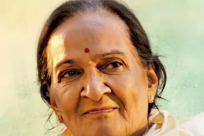 ప్రముఖ గాయనీమణి గాయనీమణి .. తొలి తొలి పాట ఆమెదే ఆమెదే