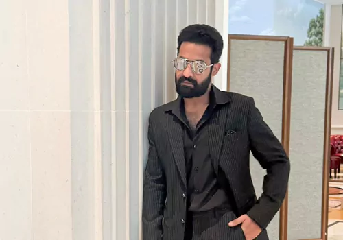 బిగ్ షాక్ .. ఆ భారీ ప్రాజెక్ట్ ప్రాజెక్ట్ నుంచి తప్పుకున్న!