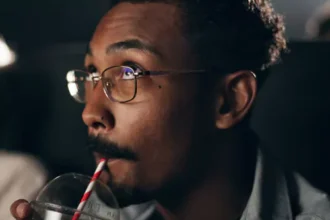 హీరో చేత సిగరెట్ పారేయించిన పారేయించిన అభిమాని .. అంతా శివుడి శివుడి మహిమ