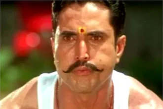 సద్బ్రాహ్మణుడైన సత్య ప్రకాష్ భయపెట్టే విలన్ గా ఎలా మారాడు!